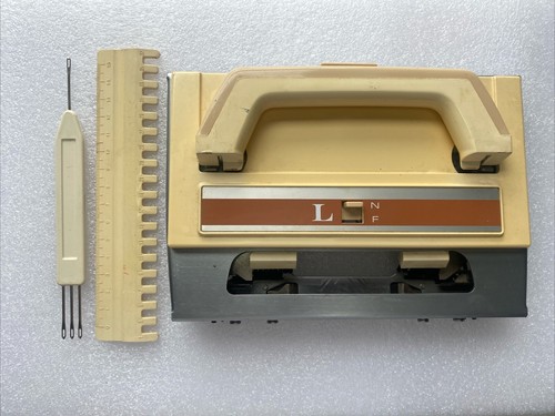Brother knitting machine - knitting,