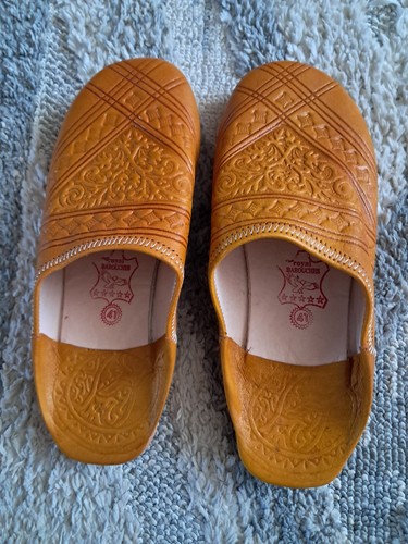 Moroccan leather woman - leather,
