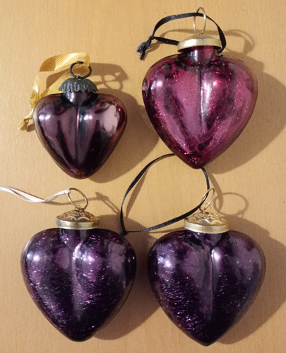 Purple glass heart shape - 4x,