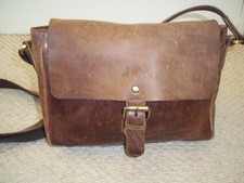 STUNNING VINTAGE TAN DISTRESSED LEATHER SHOULDER BAG/SATCHEL/CROSSBODY