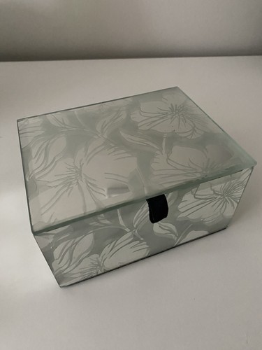 Floral mirrored trinket - floral,