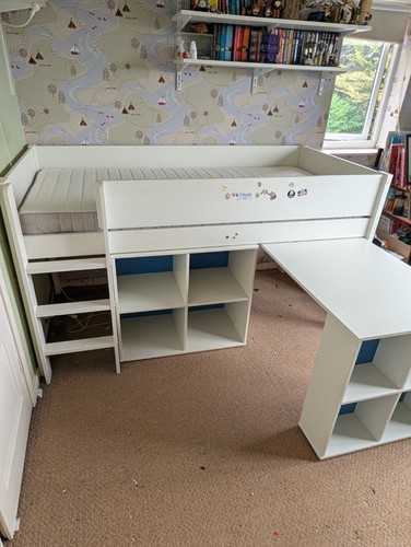 Cabin bed with - bed,