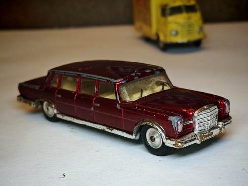 Corgi toys mercedes benz - corgi, 600