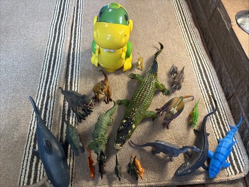Singing robot dinosaur - singing,