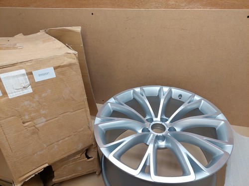 Audi alloy wheel - a8, d4