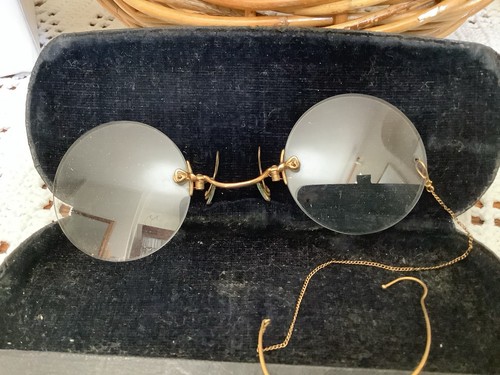 Antique gold tone rimless - gold,