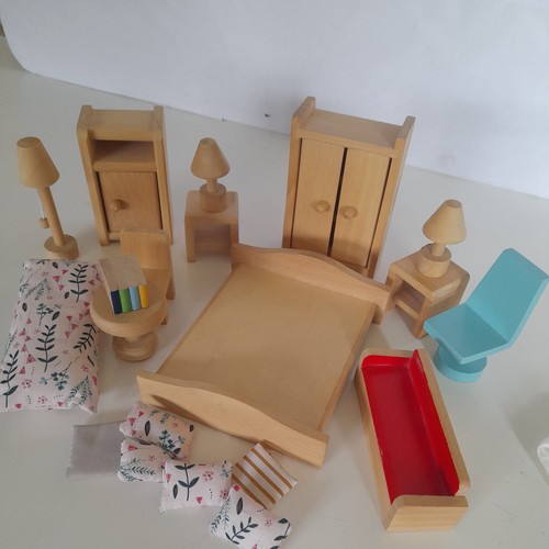 Job lot chunky wooden - lot, dolls