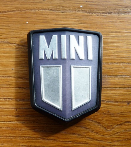 Classic mini bonnet - , badge