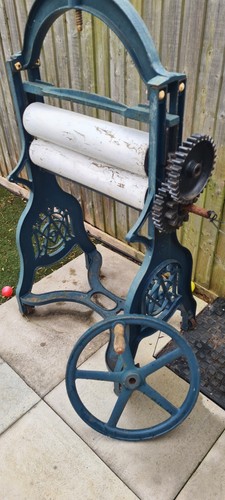 Large cast iron - cast,