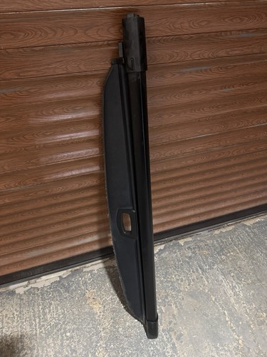 Retractable parcel shelf - retractable,