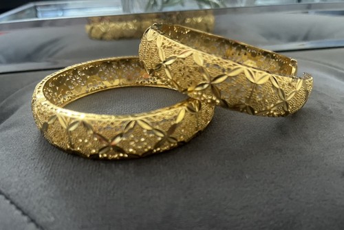 Brand new 22ct - plated, set