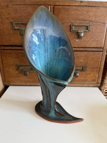 Vintage lily earthenware vase - earthenware,
