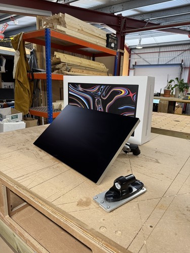 Apple studio display with - studio,