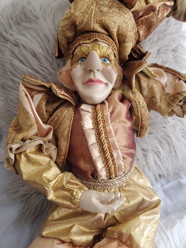 Gold masquerade elf - elf, jester
