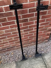 Thule 440/440XT Tower system complete with roof bars.