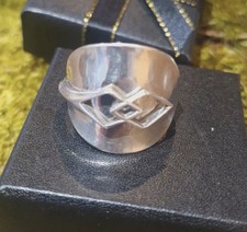 Diamond Shape Detail Silver