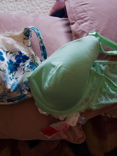 Two new pairs ladies - new, of