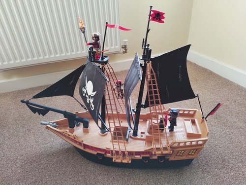 Playmobil pirate ship with - pirate,