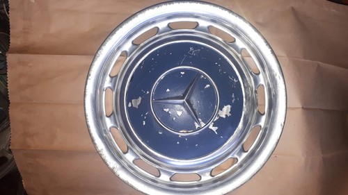 Mercedes w123 hub - cap, wheel