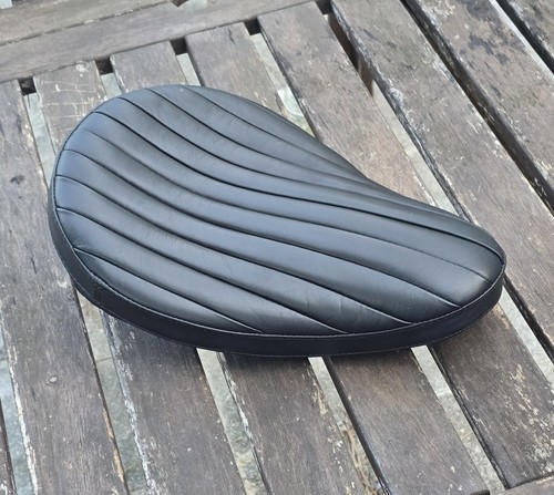 Tuck and roll bates style - tuck, seat