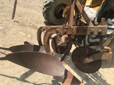 Massey Fergusson 2 furrow