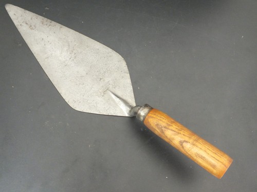 Vintage bricklayers - 11, 3/4"