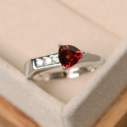 Natural garnet diamond - 0.90,