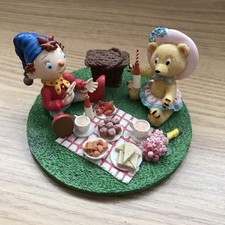 Enid Blyton/ Elgate Noddy Figures: Noddy & Tessie Bear having picnic!