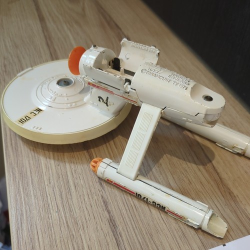 Hot wheels uss enterprise - hot,