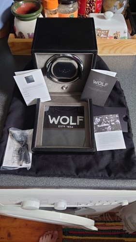 Wolf cub watch - winder, 461103