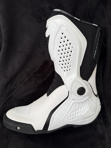 Reduced brand new - new, dainese
