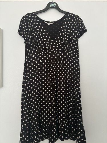 Red herring polka dot - red,