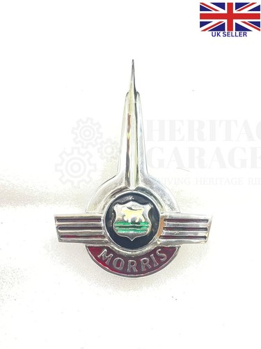 Morris minor bonnet badge rare - morris,