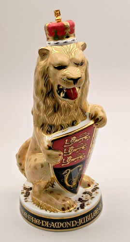 Royal crown derby lion - derby,
