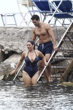 Kelly Brook In Swimsuit 4x6