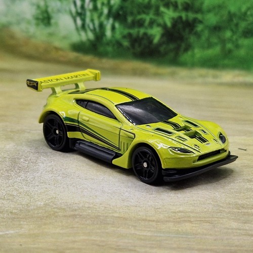 Hot wheels aston martin - wheels,