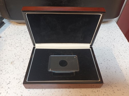 Half sovereign case - sovereign,