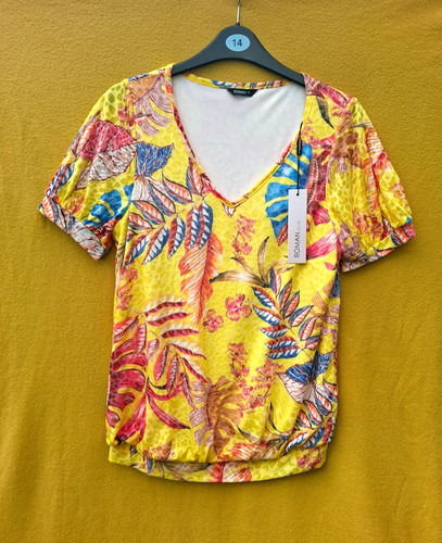 Roman size floral top - roman,