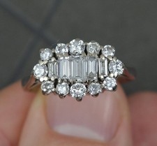 Sparkly 18ct White Gold 1.25ct Diamond Cluster Band Ring