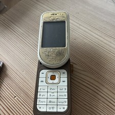Nokia N7370 gold flip phone