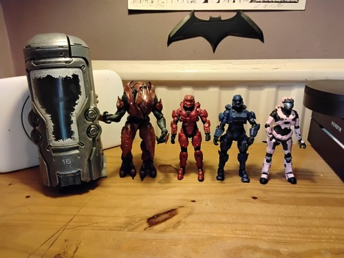 Halo action figures - x4,