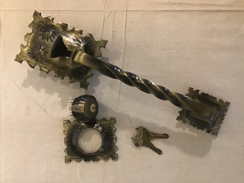 Vtg dexter large brass entry - large,