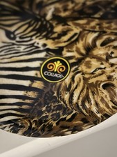 Collage Safari Collection, 8 Figures And Vase Set , Excellent Condition