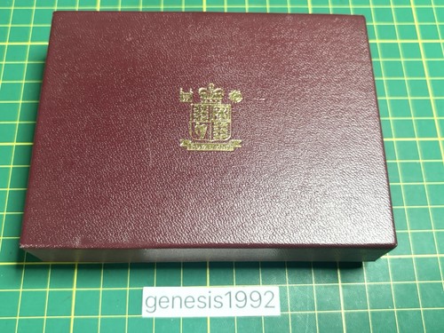 Royal mint 2002 - royal,