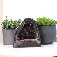 Amethyst Crystal Geode Cathedral Cave with agate edging 3kg Grade AAA