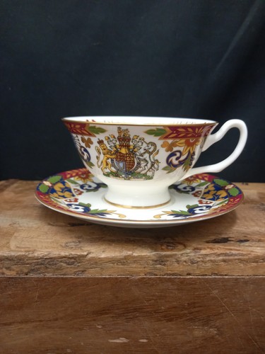 Royal worcester queen - royal,