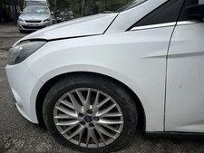 2011-2017 FORD FOCUS MK3 PASSENGER FRONT LEFT WING FENDER WHITE GENUINE