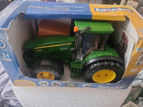 Bruder scale john deere - 1:16,
