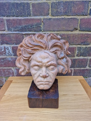 Antique teracotta sculpture - teracotta,