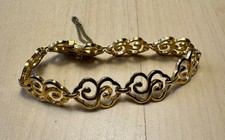 VINTAGE SIGNED MONET BRACELET